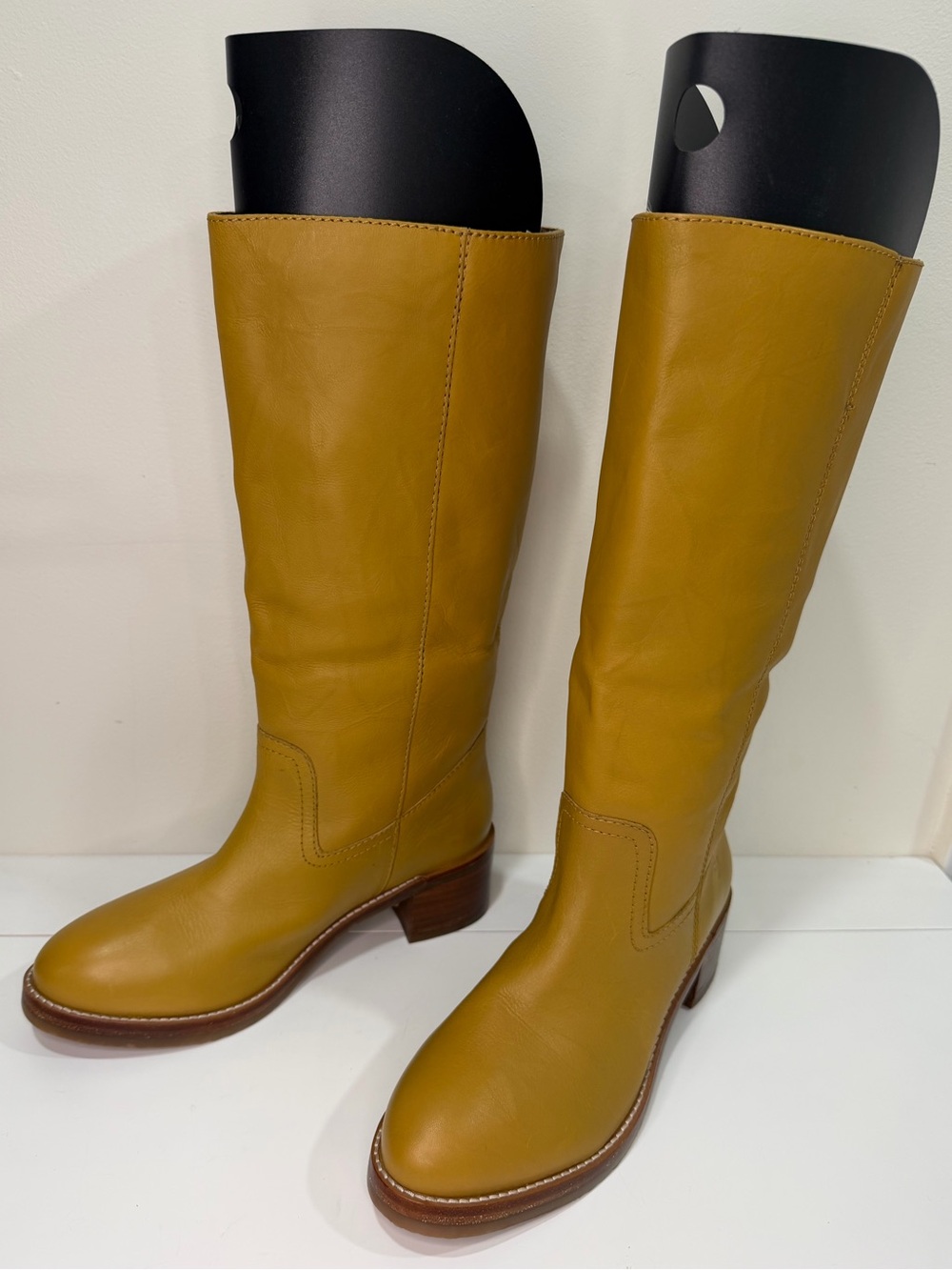 Frye Camryn Tall Pull On Banana Leather Boots Size 9 NWT
